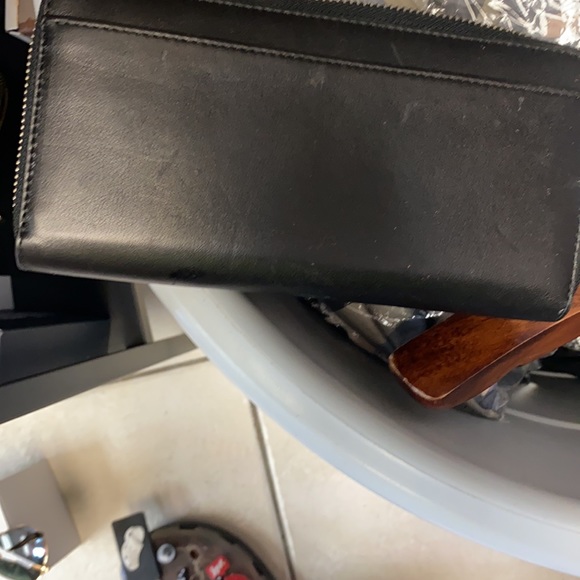 Tech zip around wallet - Picture 2 of 3